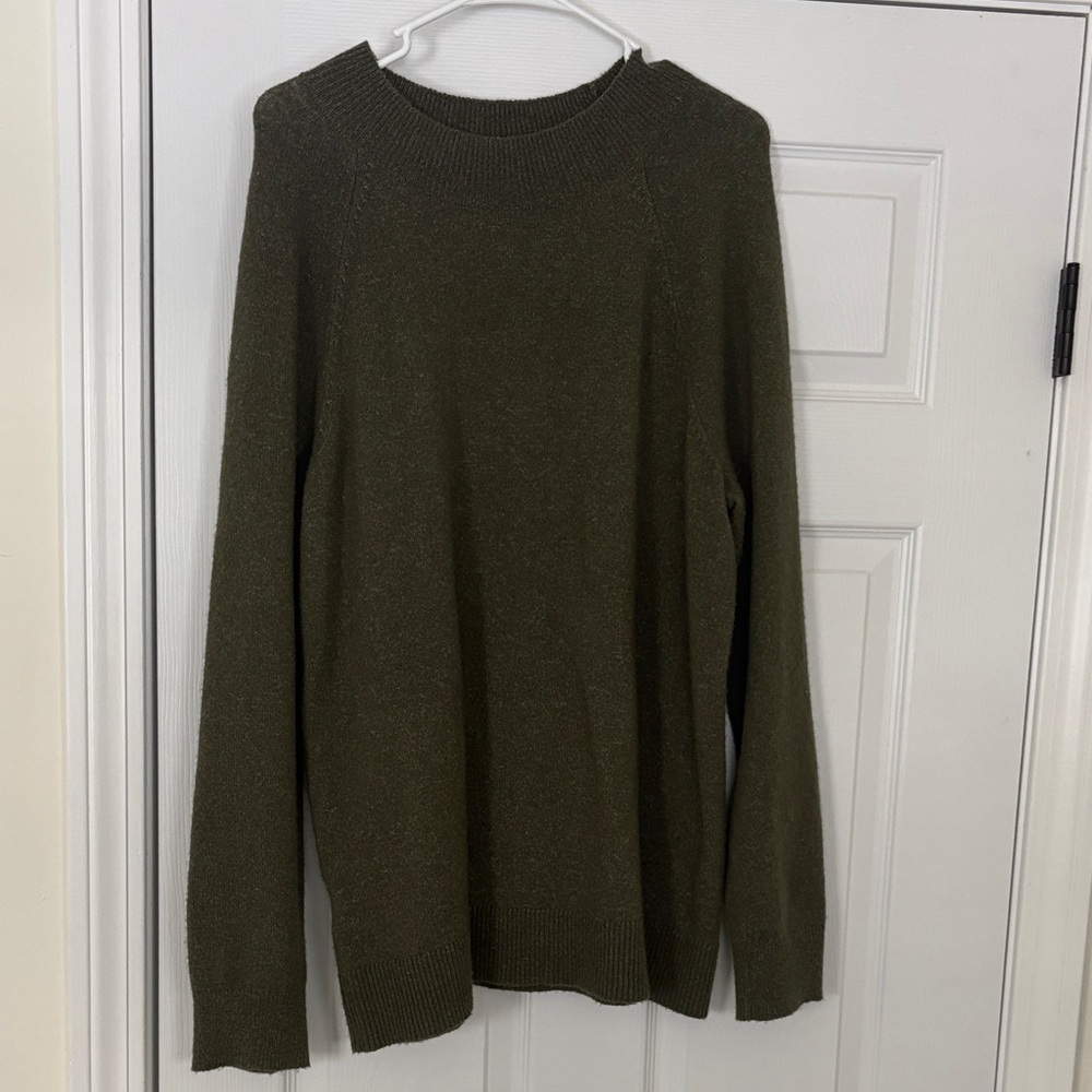 LOFT Crewneck Sweater in Olive Green